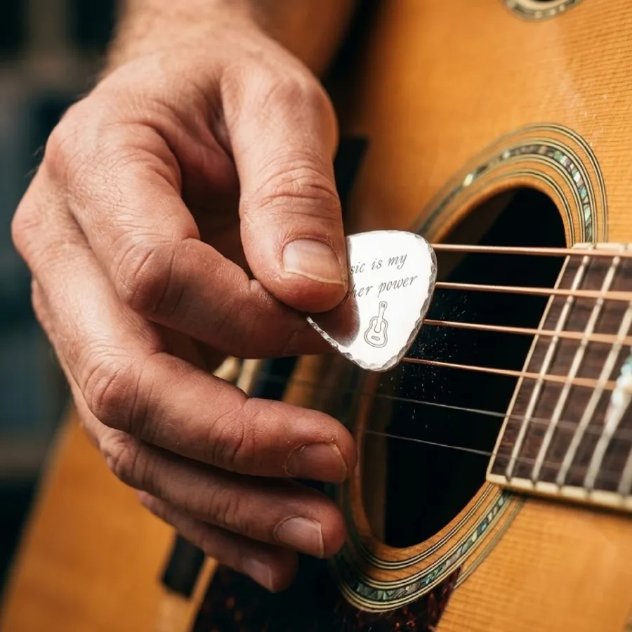 מפרט עם חריטה אישית, מתנה לאוהבי גיטרה